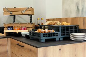 Kyrr Smart Mountain Retreat