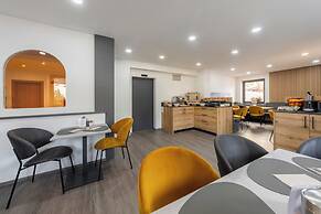 Kyrr Smart Mountain Retreat