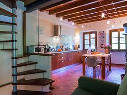 Elegant Mansion Stay in Tuscany