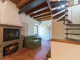 Elegant Mansion Stay in Tuscany