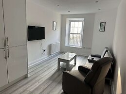 Inviting 1-bed Apartment in Walton on the Naze