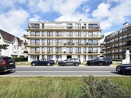 Apartment Located Close to the Beach