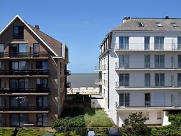 Apartment Located Close to the Beach