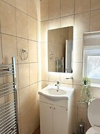Inviting Apartment in Reading