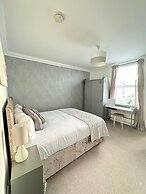 Inviting Apartment in Reading
