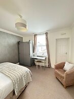 Inviting Apartment in Reading