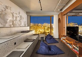 Zeus is Loose Hostel