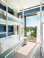 Zeus is Loose Hostel