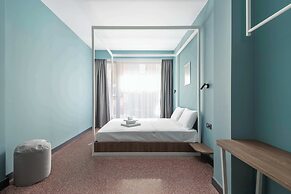 Zeus is Loose Hostel