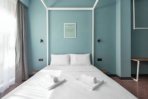 Zeus is Loose Hostel