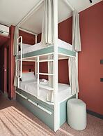 Zeus is Loose Hostel