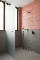 Zeus is Loose Hostel