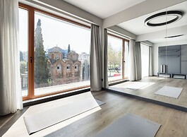 Zeus is Loose Hostel