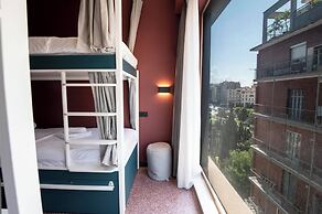 Zeus is Loose Hostel