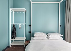 Zeus is Loose Hostel