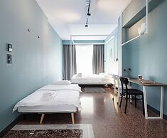 Zeus is Loose Hostel