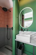 Zeus is Loose Hostel