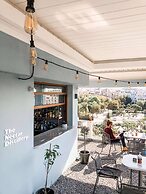 Zeus is Loose Hostel