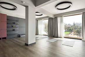 Zeus is Loose Hostel