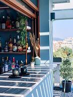 Zeus is Loose Hostel