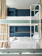 Zeus is Loose Hostel