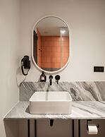 Zeus is Loose Hostel