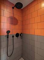 Zeus is Loose Hostel