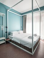 Zeus is Loose Hostel