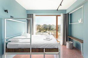 Zeus is Loose Hostel