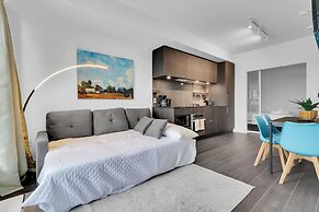 Modern suite steps to port credit Go