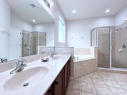 Luxurious 6bd Pool Haven Refreshing And Chic-4464n 6 Bedroom Home by R