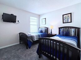 Luxurious 6bd Pool Haven Refreshing And Chic-4464n 6 Bedroom Home by R