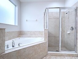 Luxurious 6bd Pool Haven Refreshing And Chic-4464n 6 Bedroom Home by R