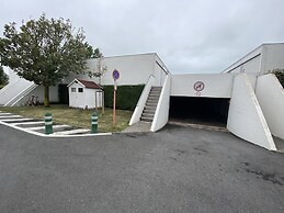 Nice Apartment With Shared Pool