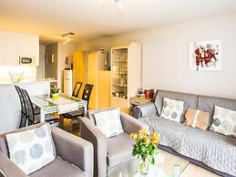 Nice Apartment With Shared Pool