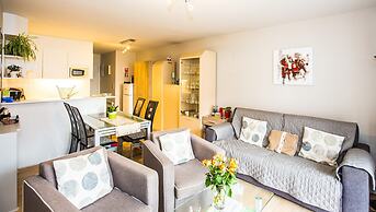 Nice Apartment With Shared Pool