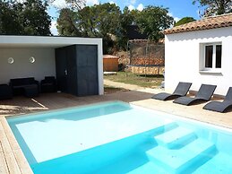 Beautiful Holiday Home With Garden
