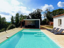 Beautiful Holiday Home With Garden