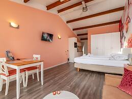 Romantic Studio With Garden