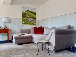 Charming Holiday Home With Natural Garden