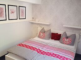 Charming Holiday Home With Natural Garden
