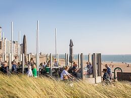 Lovely Holiday Home on Vlissingen's Beach