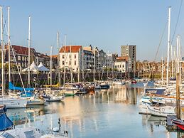 Lovely Holiday Home on Vlissingen's Beach