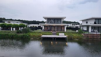 Watervilla in Beautiful Area Near Harderwijk