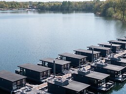 Luxury Houseboat With Beautiful Views