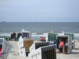 Near the Beach Modern Retreat