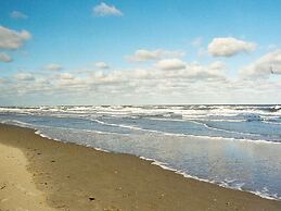 Near the Beach Modern Retreat