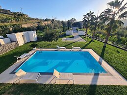 Holiday Home in Leonforte With Private Pool