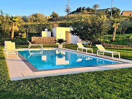 Holiday Home in Leonforte With Private Pool