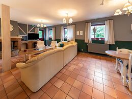 Spacious Holiday in Wanne With Garden